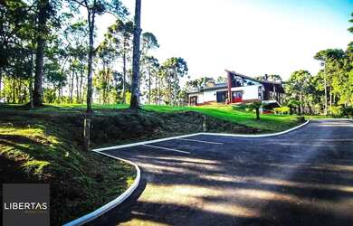 Imagem 2: Casa Alto Padrão localizada a 5 quilômetros do centro de Canela, em meio a natureza com 16