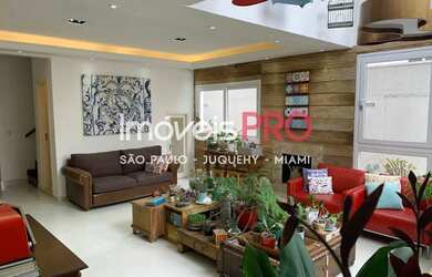 Imagem: A casa possui 4 Dormitórios, 5 Banheiros, 4 Vagas na garagem