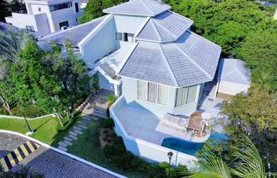 Imagem: A casa em condomínio possui 4 Dormitórios, 5 Banheiros, 5