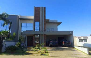 Imagem: A casa em condomínio possui 3 Dormitórios, 5 Banheiros, 4