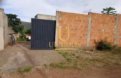 Imagem: A casa possui 2 Dormitórios, 2 Banheiros, 112m² de Área