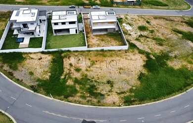 Imagem: O terreno possui 662m² de Área e está localizado em Santa