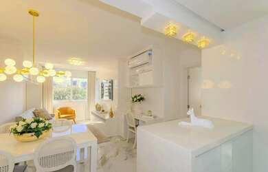 Imagem: O apartamento possui 1 Dormitório, 2 Banheiros, 2 Vagas na