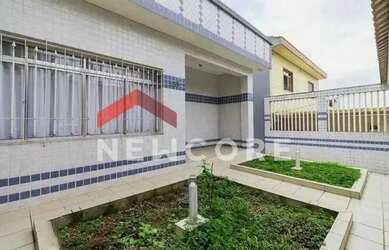 Imagem: A casa possui 4 Dormitórios, 4 Banheiros, 4 Vagas na garagem