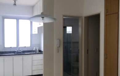 Imagem: O apartamento possui 1 Dormitório, 1 Banheiro, 1 Vaga na garagem