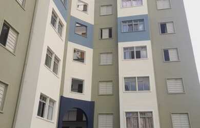 Imagem: O apartamento possui 2 Dormitórios, 1 Banheiro, 1 Vaga na garagem