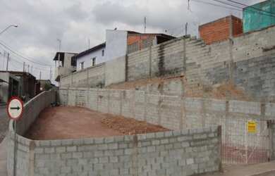 Imagem: O terreno possui 274m² de Área e está localizado em Parque