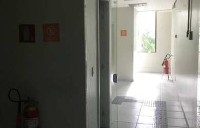 Imagem: O depósito possui 2 Vagas na garagem, 42m² de Área e está