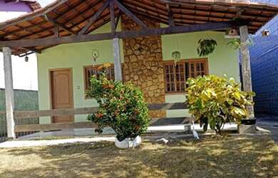 Imagem: A casa possui 2 Dormitórios, 2 Banheiros, 5 Vagas na garagem