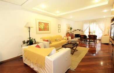 Imagem: A casa em condomínio possui 4 Dormitórios, 5 Banheiros, 4