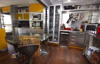 Imagem 7: ALTO DE PINHEIROS. Piscina, Ar-condicionado, 220m² de Áreae4 Vagas na...