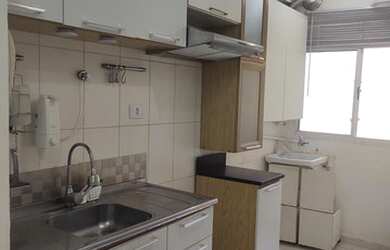 Imagem: O apartamento possui 2 Dormitórios, 1 Banheiro, 1 Vaga na garagem