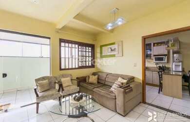 Imagem: A casa possui 3 Dormitórios, 2 Banheiros, 313m² de Área e