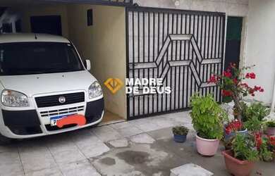 Imagem: A casa possui 3 Dormitórios, 3 Banheiros, 2 Vagas na garagem