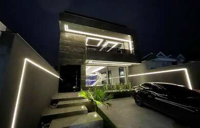 Imagem: A casa em condomínio possui 5 Dormitórios, 5 Banheiros, 5