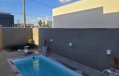 Imagem: A casa em condomínio possui 3 Dormitórios, 2 Banheiros, 2