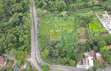 Imagem: O terreno possui 11270m² de Área e está localizado em Jardim
