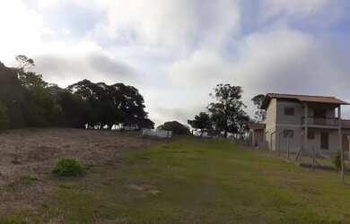 Imagem: A casa à venda possui 2 Dormitórios, 1 Banheiro, 1 Vaga na