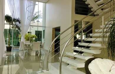 Imagem: A casa em condomínio possui 5 Dormitórios, 5 Banheiros, 3