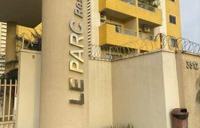 Imagem: O apartamento possui 3 Dormitórios, 1 Banheiro, 2 Vagas na