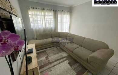 Imagem: A casa possui 2 Dormitórios, 3 Banheiros, 2 Vagas na garagem