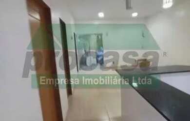 Imagem: A casa possui 3 Dormitórios, 1 Banheiro, 1 Vaga na garagem