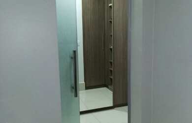 Imagem: A casa em condomínio possui 3 Dormitórios, 4 Banheiros, 2