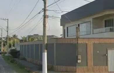 Imagem: A casa possui 4 Dormitórios, 1 Banheiro, 5 Vagas na garagem