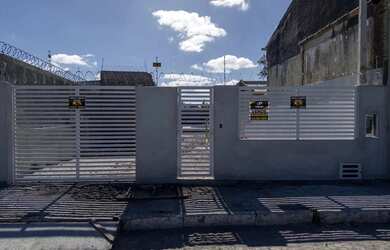 Imagem: O terreno possui 404m² de Área, Imóvel novo e está localizado