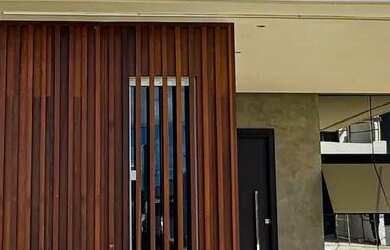 Imagem: A casa em condomínio possui 3 Dormitórios, 3 Banheiros, 1