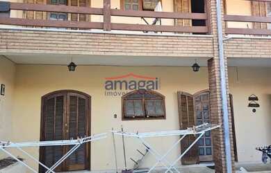 Imagem: A casa possui 2 Dormitórios, 3 Banheiros, 3 Vagas na garagem