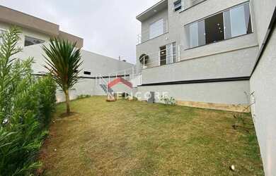 Imagem: A casa possui 3 Dormitórios, 3 Banheiros, 3 Vagas na garagem