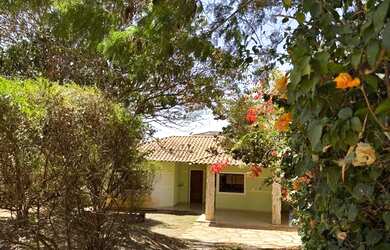 Imagem: A casa em condomínio possui 2 Dormitórios, 1 Banheiro, 2 Vagas