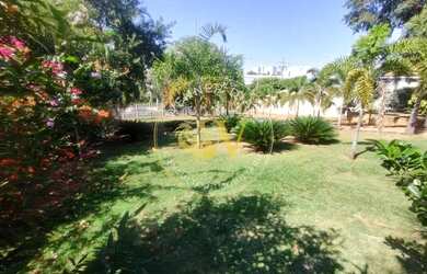 Imagem: A casa possui 5 Dormitórios, 5 Banheiros, 5 Vagas na garagem