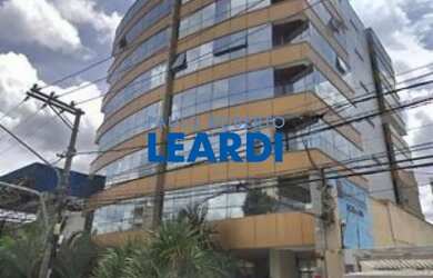 Imagem: O depósito possui 5 Vagas na garagem e 1144m² de Área e está