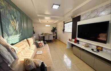 Imagem: A casa possui 3 Dormitórios e 2 Banheiros e está localizado