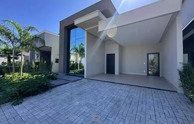 Imagem: A casa em condomínio possui 3 Dormitórios, 2 Banheiros, 2