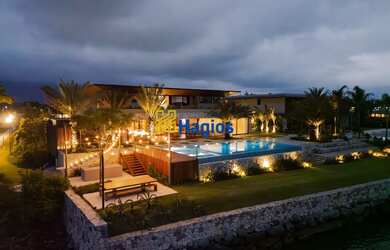 Imagem: A casa em condomínio possui 5 Dormitórios, 5 Banheiros, 5