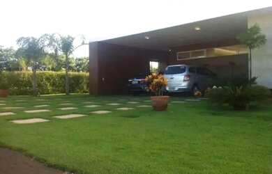 Imagem: A casa em condomínio possui 4 Dormitórios, 4 Banheiros, 5