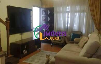 Imagem: A casa possui 3 Dormitórios, 2 Banheiros, 4 Vagas na garagem