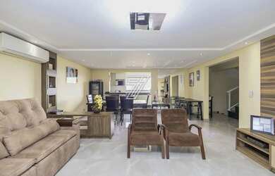 Imagem: A casa em condomínio possui 4 Dormitórios, 5 Banheiros, 4