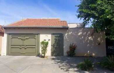 Imagem: A casa possui 2 Dormitórios, 1 Banheiro e 167m² de Área e