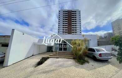 Imagem: O depósito possui 3 Vagas na garagem e 430m² de Área e está