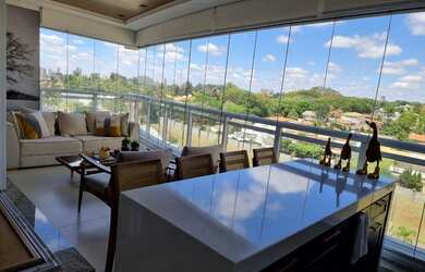 Imagem: O apartamento possui 2 Dormitórios, 1 Banheiro, 3 Vagas na