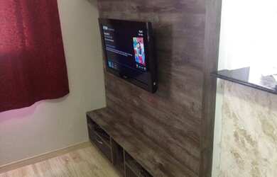 Imagem: O apartamento possui 2 Dormitórios, 1 Banheiro, 1 Vaga na garagem