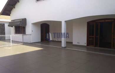 Imagem: A casa à venda possui 4 Dormitórios, 5 Banheiros, 4 Vagas