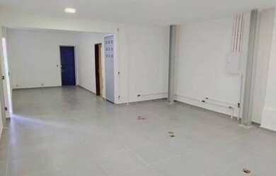 Imagem 8: Galpão/Depósito/Armazém para aluguel e venda tem 700 metros quadrados