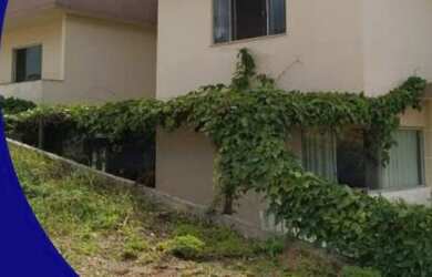 Imagem: A casa em condomínio possui 5 Dormitórios, 3 Banheiros, 3