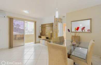 Imagem: O apartamento possui 2 Dormitórios, 2 Banheiros, 1 Vaga na