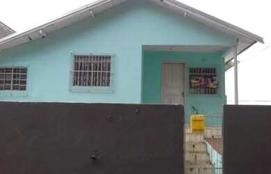 Imagem: A casa possui 3 Dormitórios, 1 Banheiro, 75m² de Área e